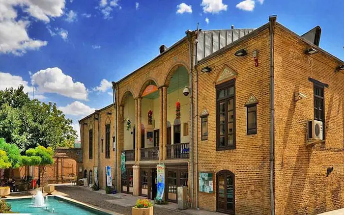 بافت تاریخی و قدیمی خانه ملک در مشهد با آسمانی دلبر 445841641641