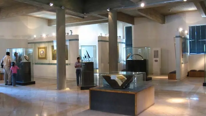 موزه باستانی دربر دارنده آثار فردوسی 5247545153641534