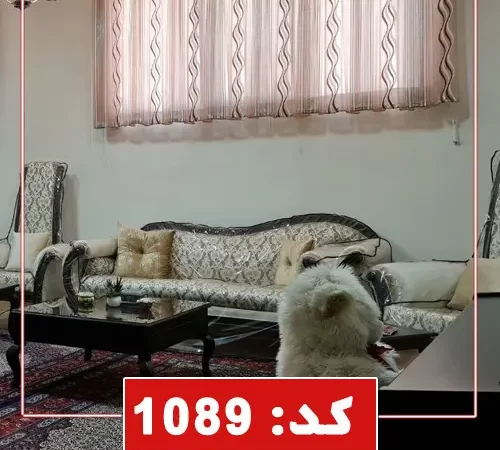 پیانو و مبلمان کرمی رنگ سالن نشیمن ویلا در گناباد 6956565654