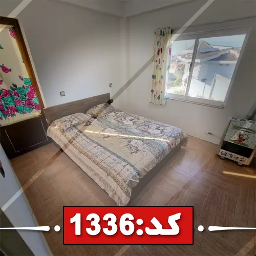 اتاق خواب مستر با تخت 2 نفره و پنجره آپارتمان در تربت حیدریه 45478577
