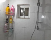 حمام با دوش فلزی و تهویه هوای خانه ویلایی در مشهد 45864768