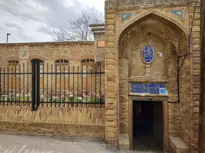ورودی خانه توکلی در شهر مشهد مقدس 41854576374