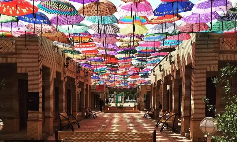 چتر های رنگی در خیابان دانشگاه مشهد 73563534