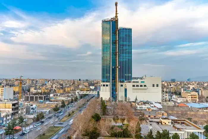 محله های متوسط مشهد و برج های تجاری با نمای شیشه ای در مشهد 75843586